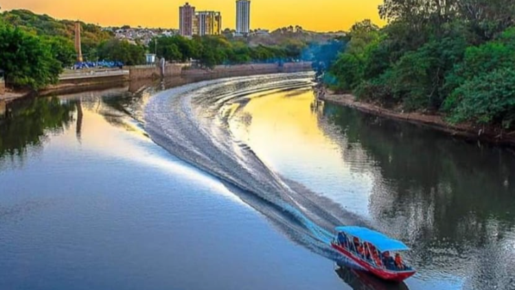 Rio Piracicaba com passeio de trem e visita a Queijarias 